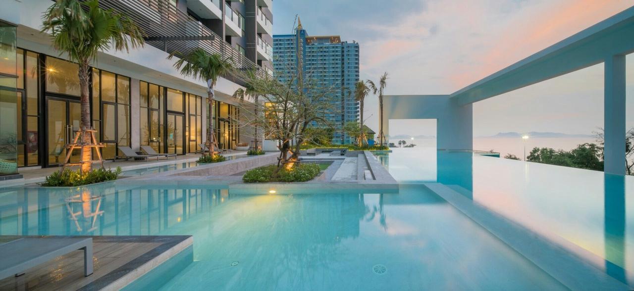 Kuno - 2Br, Beachfront Jomtien Bagian luar foto