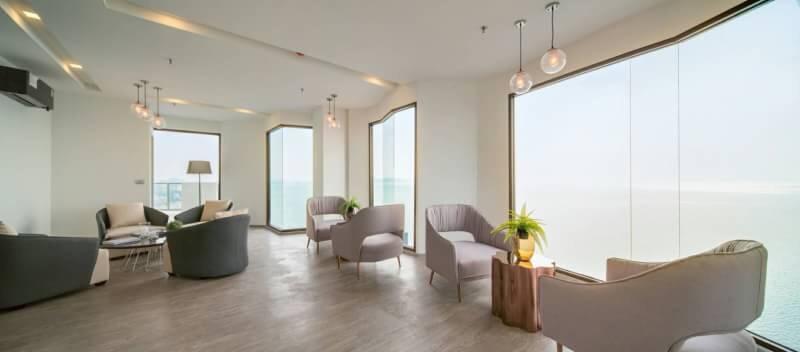 Kuno - 2Br, Beachfront Jomtien Bagian luar foto