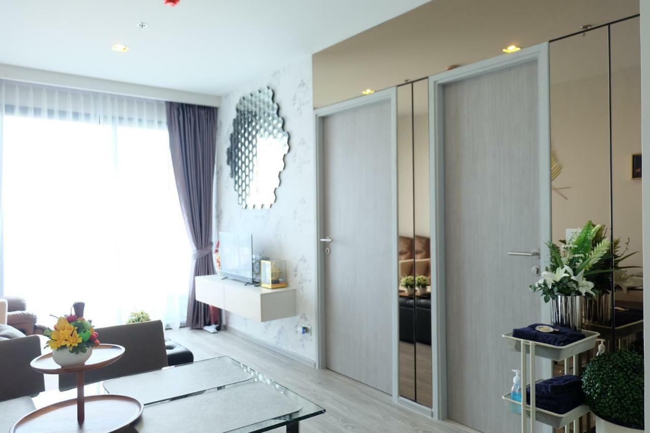 Kuno - 2Br, Beachfront Jomtien Bagian luar foto