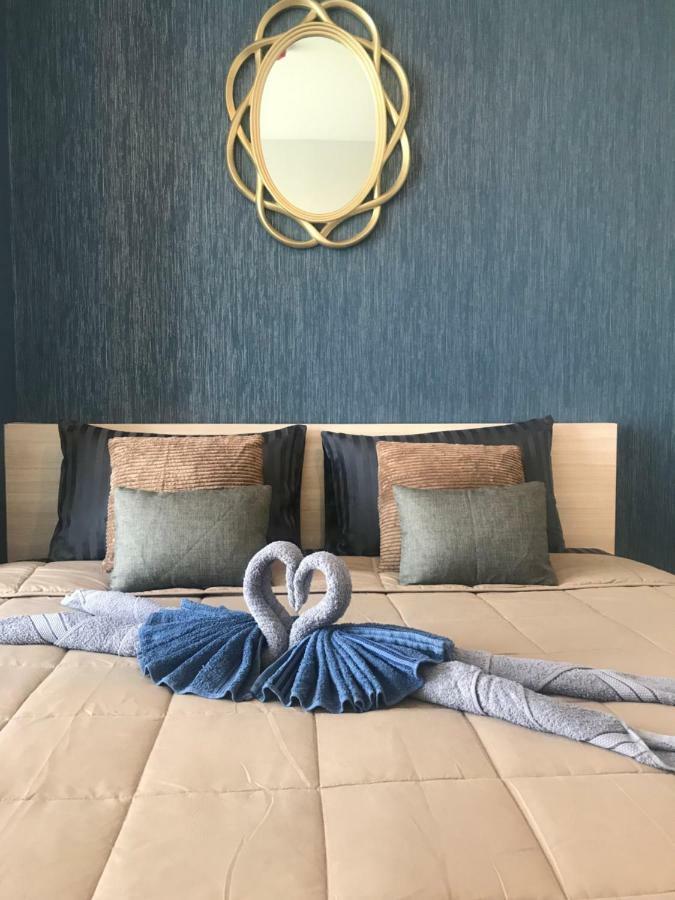 Kuno - 2Br, Beachfront Jomtien Bagian luar foto