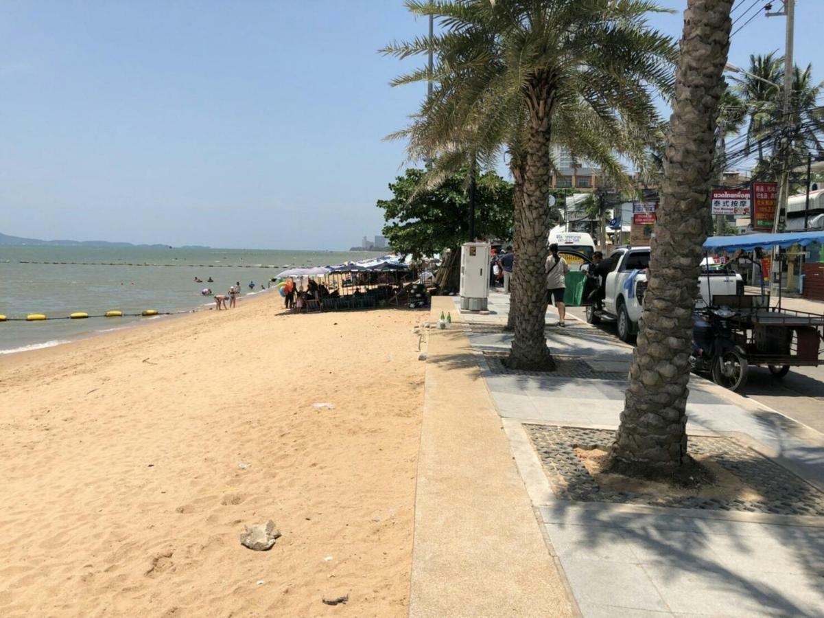 Kuno - 2Br, Beachfront Jomtien Bagian luar foto
